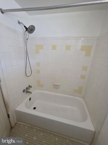 4233 HOFFMAN DR, Woodbridge, VA 22193