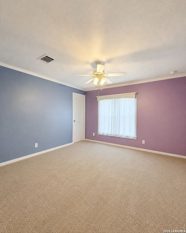 156 County Road 7752, Devine, TX 78016