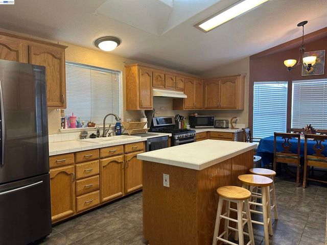 88 Delta Grn, Fremont, CA 94538