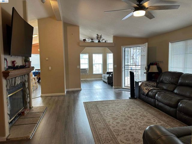 88 Delta Grn, Fremont, CA 94538