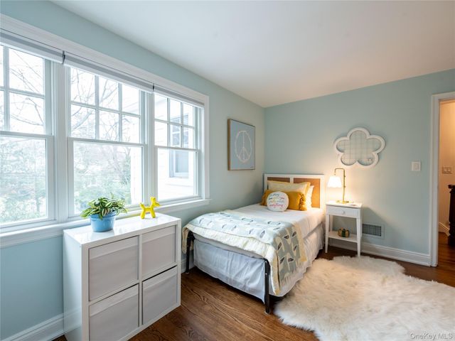 126 Northwoods Road, Manhasset, NY 11030