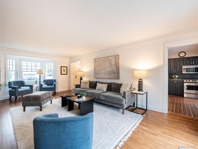 126 Northwoods Road, Manhasset, NY 11030