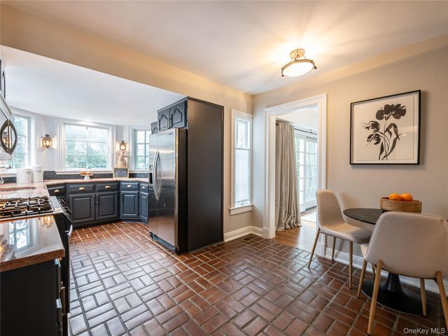 126 Northwoods Road, Manhasset, NY 11030