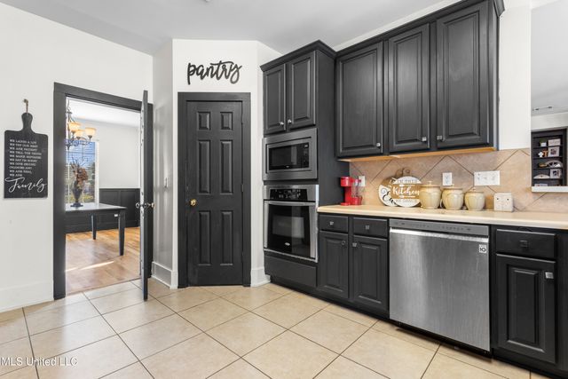 3205 Joy Lane, Ocean Springs, MS 39564