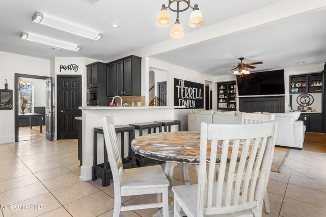 3205 Joy Lane, Ocean Springs, MS 39564