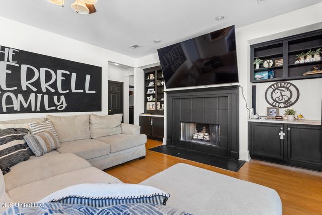 3205 Joy Lane, Ocean Springs, MS 39564