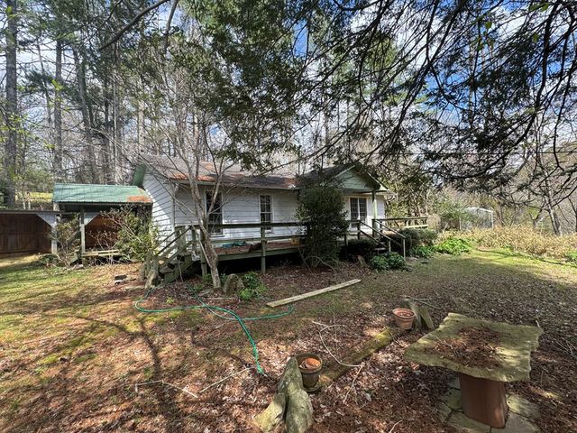 671 Greasy Creek Road, Brasstown, NC 28902
