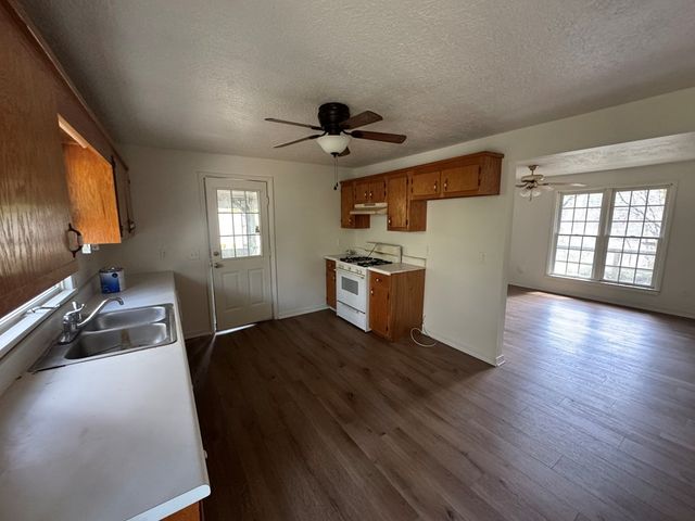 671 Greasy Creek Road, Brasstown, NC 28902