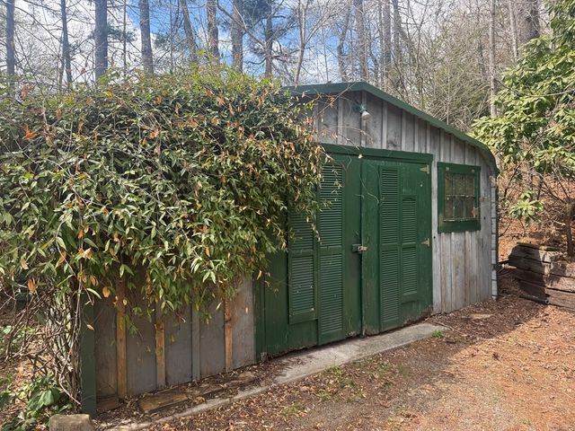 671 Greasy Creek Road, Brasstown, NC 28902