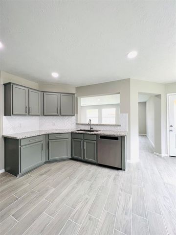 8426 Woodland Knoll Lane, Cypress, TX 77433