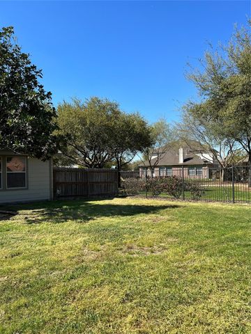 8426 Woodland Knoll Lane, Cypress, TX 77433