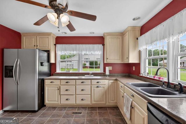 16 Garrett Avenue, Bremen, GA 30110