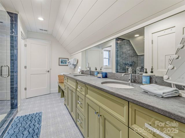 40 Toxaway Landing Drive, Lake Toxaway, NC 28747