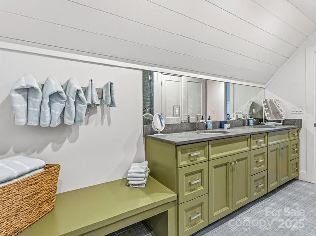 40 Toxaway Landing Drive, Lake Toxaway, NC 28747