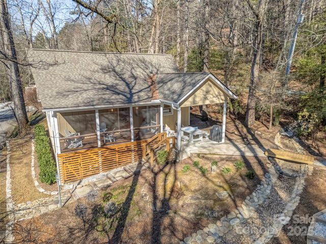 40 Toxaway Landing Drive, Lake Toxaway, NC 28747