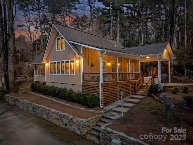 40 Toxaway Landing Drive, Lake Toxaway, NC 28747