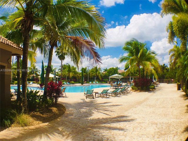 4486 W Whitewater Ave, Weston, FL 33332