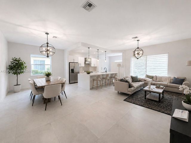 4486 W Whitewater Ave, Weston, FL 33332