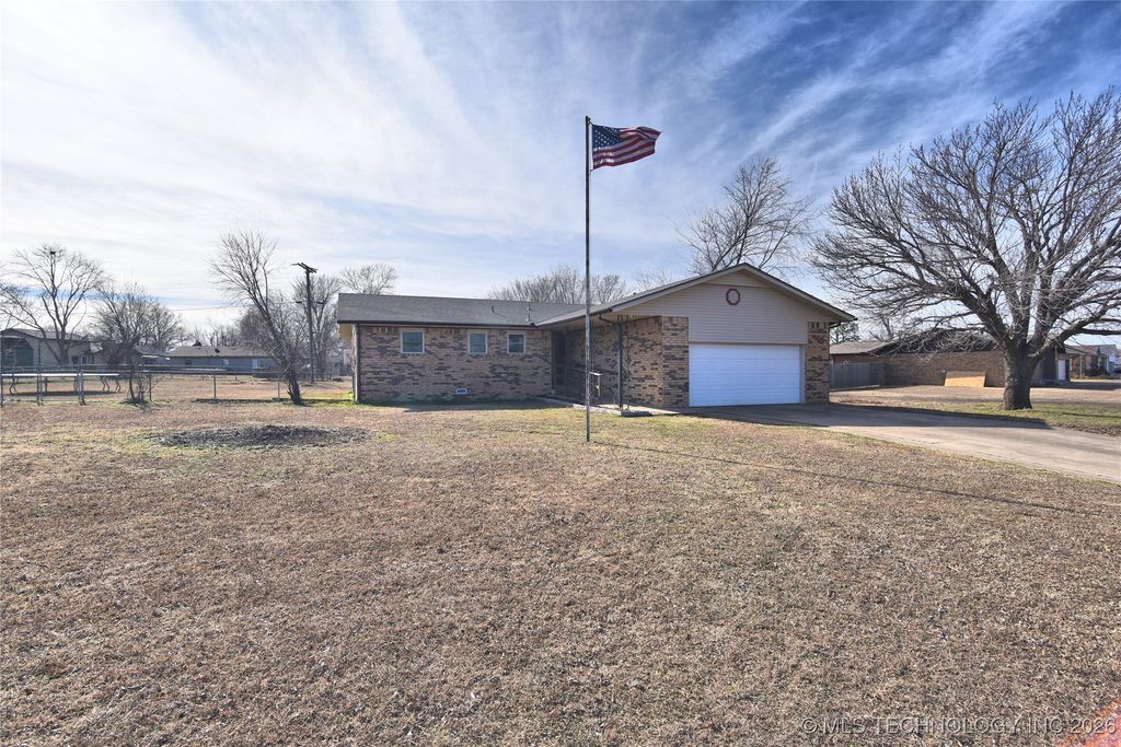 139 Meadow View Street, Mannford, OK 74044