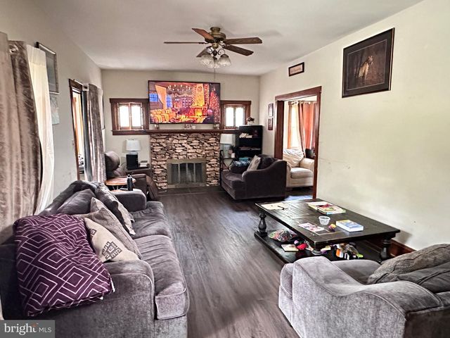 1727 NEW HOLLAND PIKE, Lancaster, PA 17601