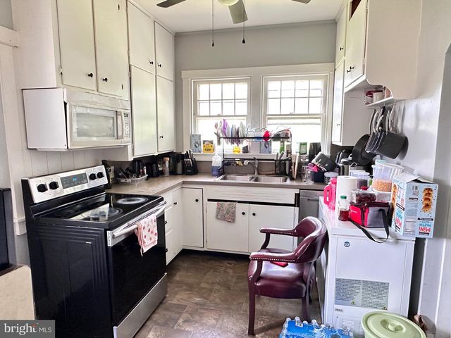 1727 NEW HOLLAND PIKE, Lancaster, PA 17601
