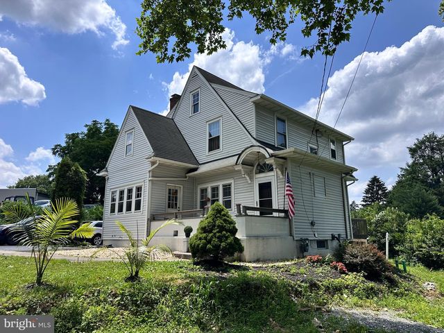 1727 NEW HOLLAND PIKE, Lancaster, PA 17601
