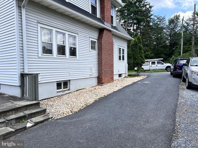 1727 NEW HOLLAND PIKE, Lancaster, PA 17601