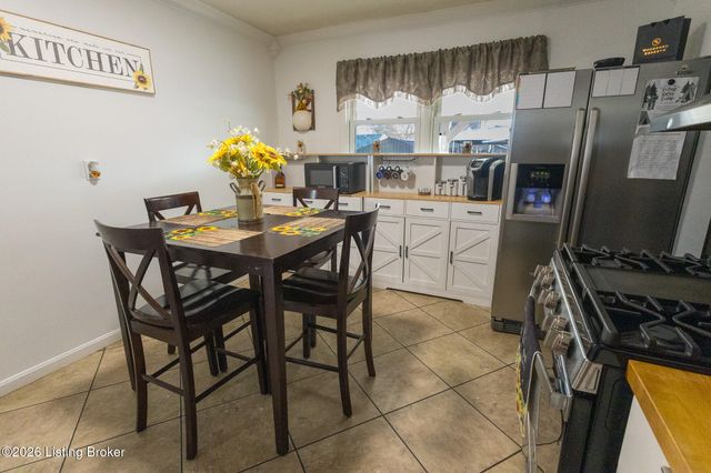 7209 Watson Ln, Louisville, KY 40272