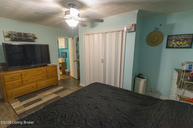 7209 Watson Ln, Louisville, KY 40272