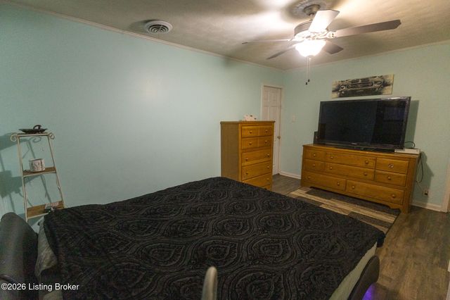 7209 Watson Ln, Louisville, KY 40272