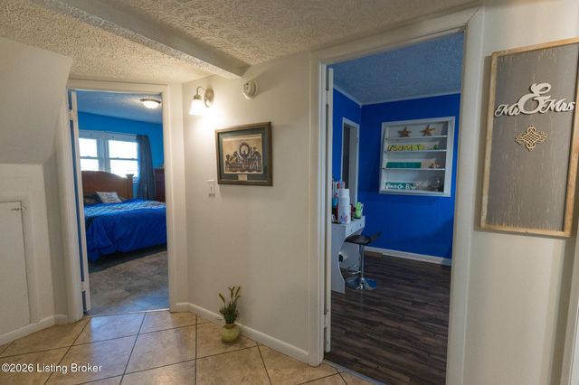 7209 Watson Ln, Louisville, KY 40272