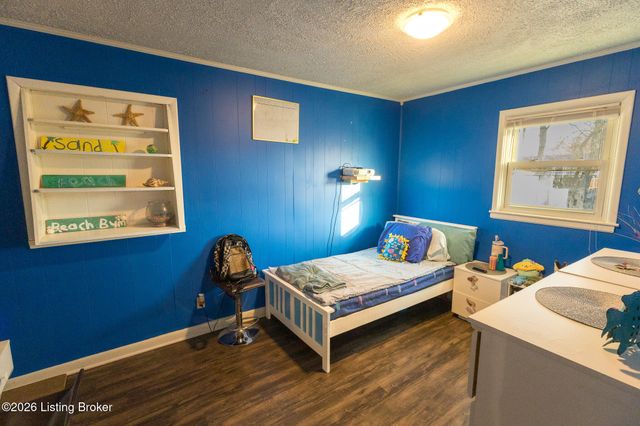 7209 Watson Ln, Louisville, KY 40272