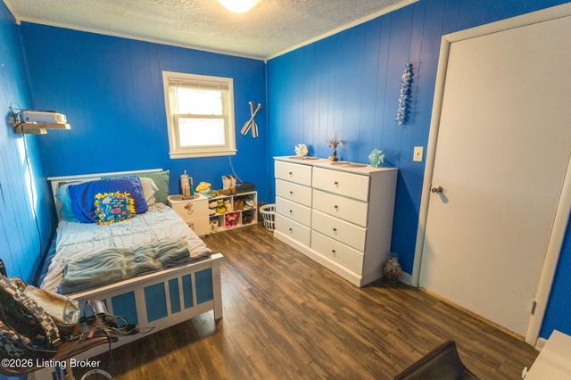 7209 Watson Ln, Louisville, KY 40272