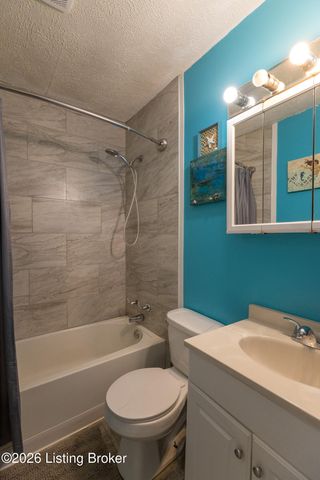 7209 Watson Ln, Louisville, KY 40272