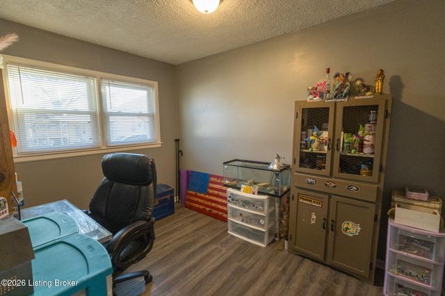 7209 Watson Ln, Louisville, KY 40272