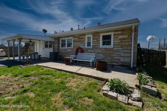 7209 Watson Ln, Louisville, KY 40272