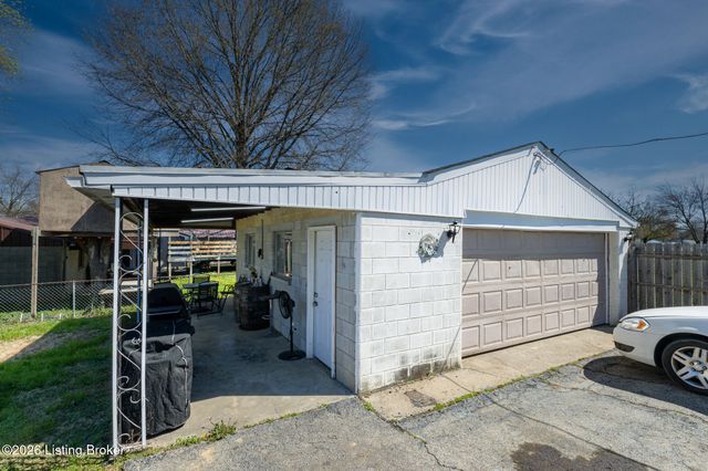 7209 Watson Ln, Louisville, KY 40272