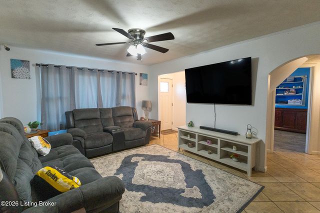 7209 Watson Ln, Louisville, KY 40272