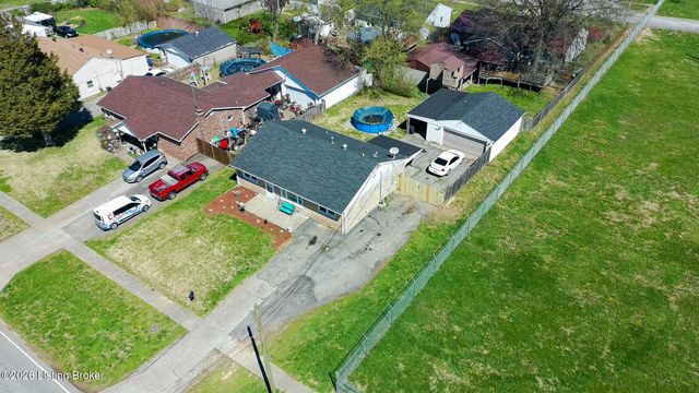 7209 Watson Ln, Louisville, KY 40272