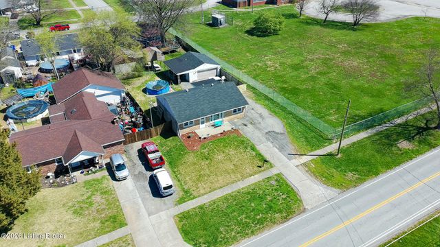 7209 Watson Ln, Louisville, KY 40272