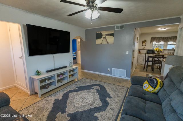 7209 Watson Ln, Louisville, KY 40272