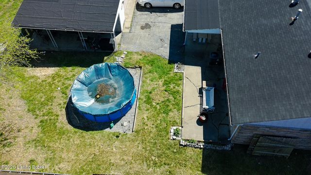 7209 Watson Ln, Louisville, KY 40272