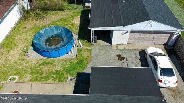 7209 Watson Ln, Louisville, KY 40272