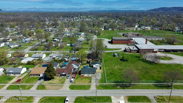 7209 Watson Ln, Louisville, KY 40272