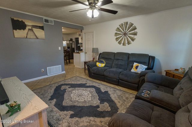 7209 Watson Ln, Louisville, KY 40272