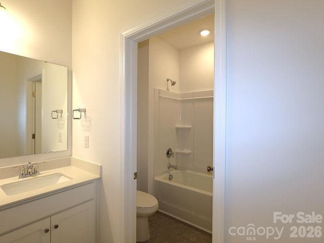 211 Amber Glen Drive, Locust, NC 28217