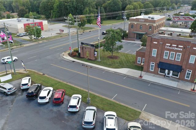 211 Amber Glen Drive, Locust, NC 28217