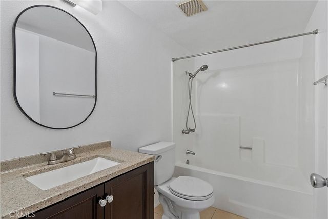 99 Rockwood 50, Irvine, CA 92614