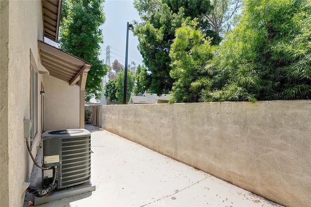 99 Rockwood 50, Irvine, CA 92614