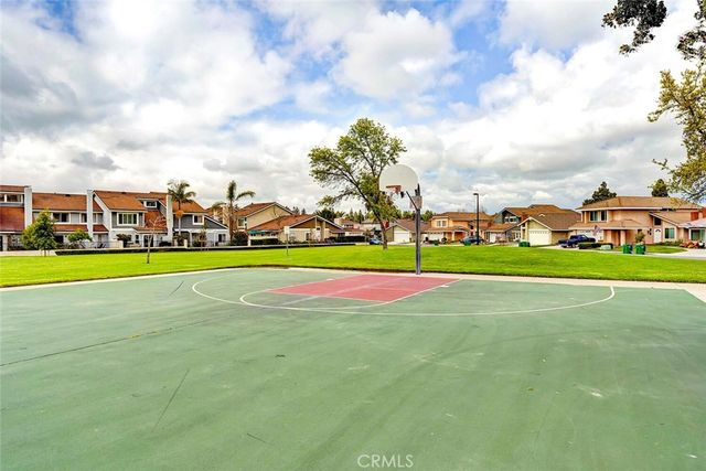 99 Rockwood 50, Irvine, CA 92614